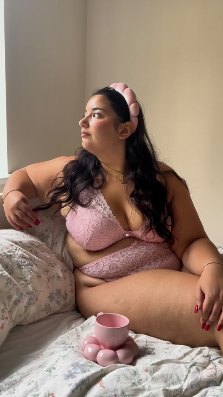 Instagram post by @agnessf1 for Ulla Popken. Caption reads: Ogni donna ha il diritto di sentirsi bella,....