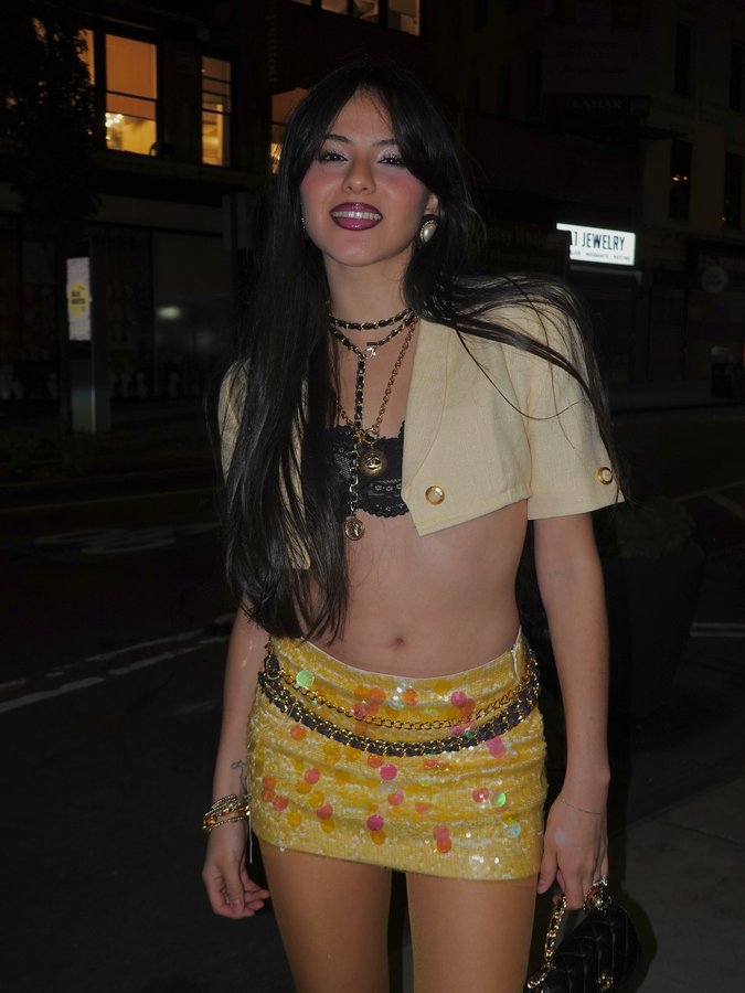 Instagram post by @benulus for Depop. Caption reads: Almost forgot to post these💛⭐️

Thank you @depop....