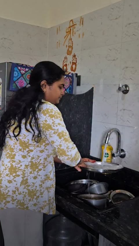 Instagram post by @vanipradeepkumar for Dettol. Caption reads: [...] germs after every wash. That’s why I use....