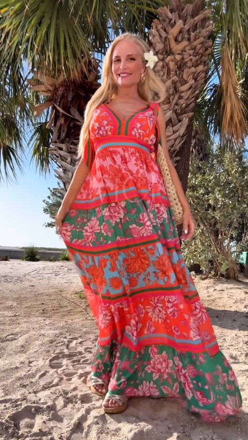 Instagram post by @lovinglifeinstyle for VICI COLLECTION. Caption reads: Two @vici vacation dresses I am loving right now!....