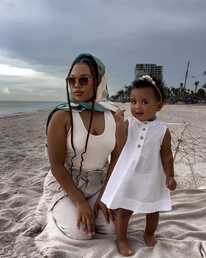 Instagram post by @natashaleeds for Banana Republic Factory. Caption reads: Summer styles with my mini in....