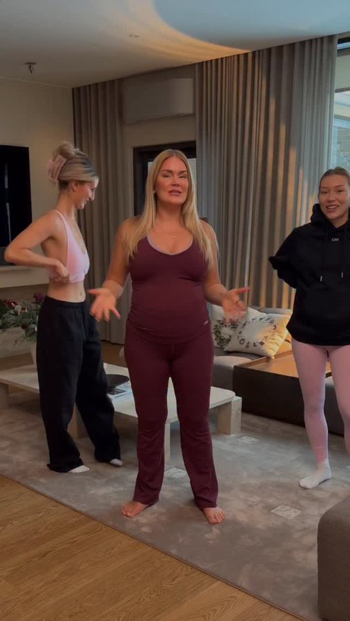 Instagram post by @rosannakulju for ICANIWILL. Caption reads: mainos: @icaniwill 

Oululainen aamujumppa - saa....