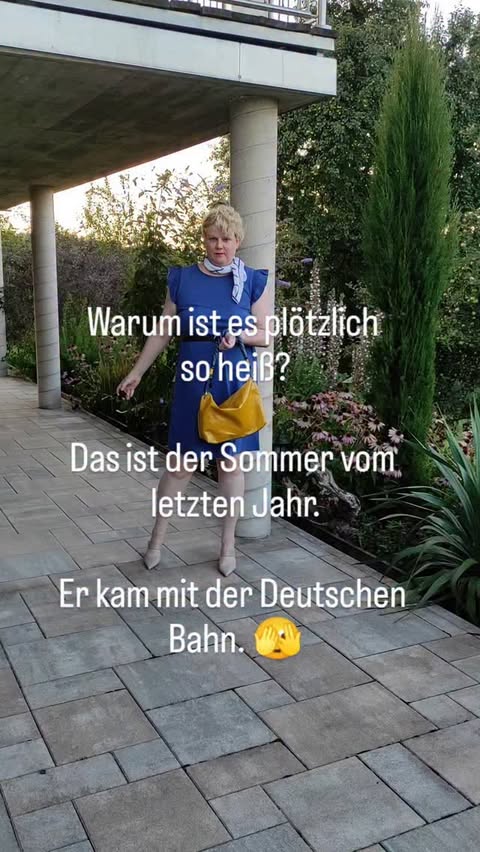 Instagram post by @goldenageselfies for Mohito. Caption reads: [...] Account Over40creator Germany Outfit....