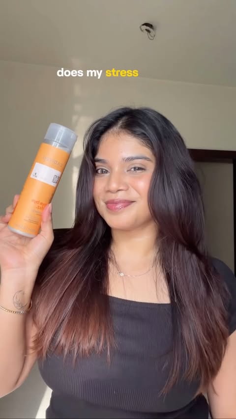 Instagram post by @wandharegayatri for Cadiveu Professional. Caption reads: [...] bye bye frizz shampoo . #ad....