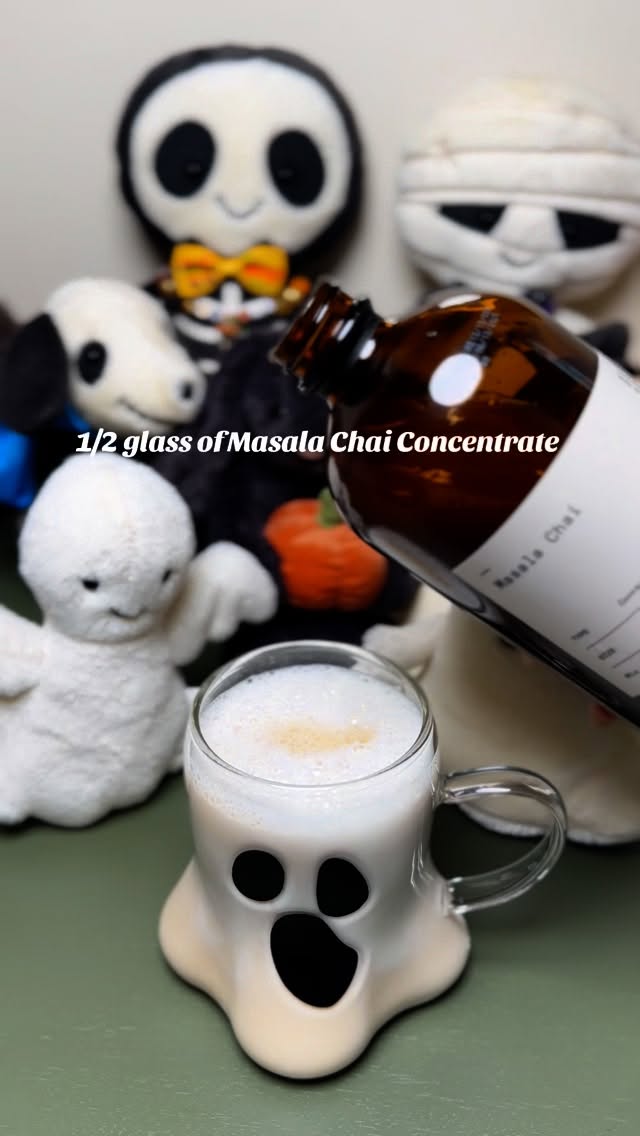 Instagram post by @jellysdreamland for Dona. Caption reads: It’s not supposed to be pretty 👻 

PSL but we are....