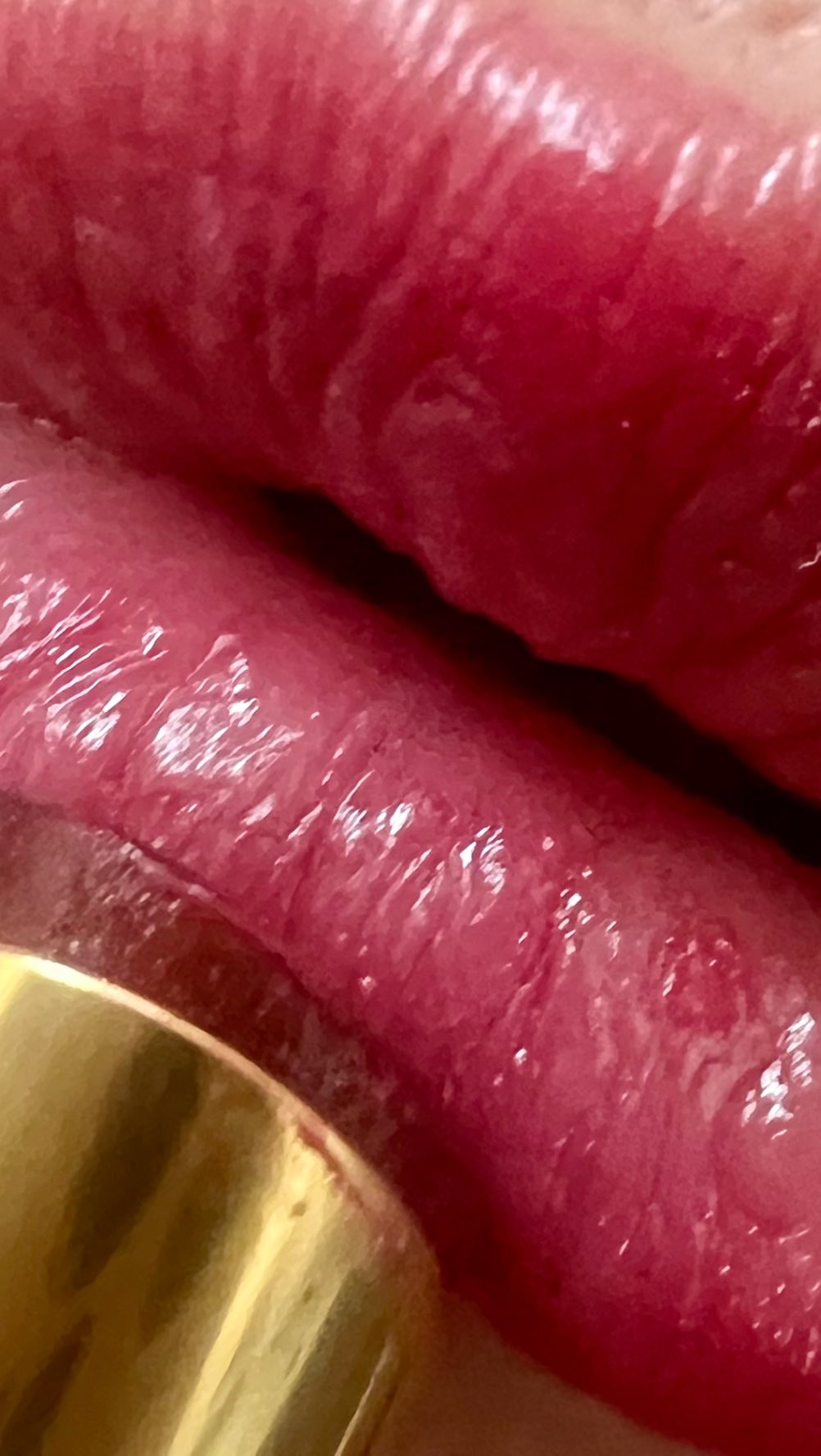 Instagram post by @crocodiletearssss for Beautytap. Caption reads: @violette_fr • BISOU JELLY • Sheer Lip Shine....