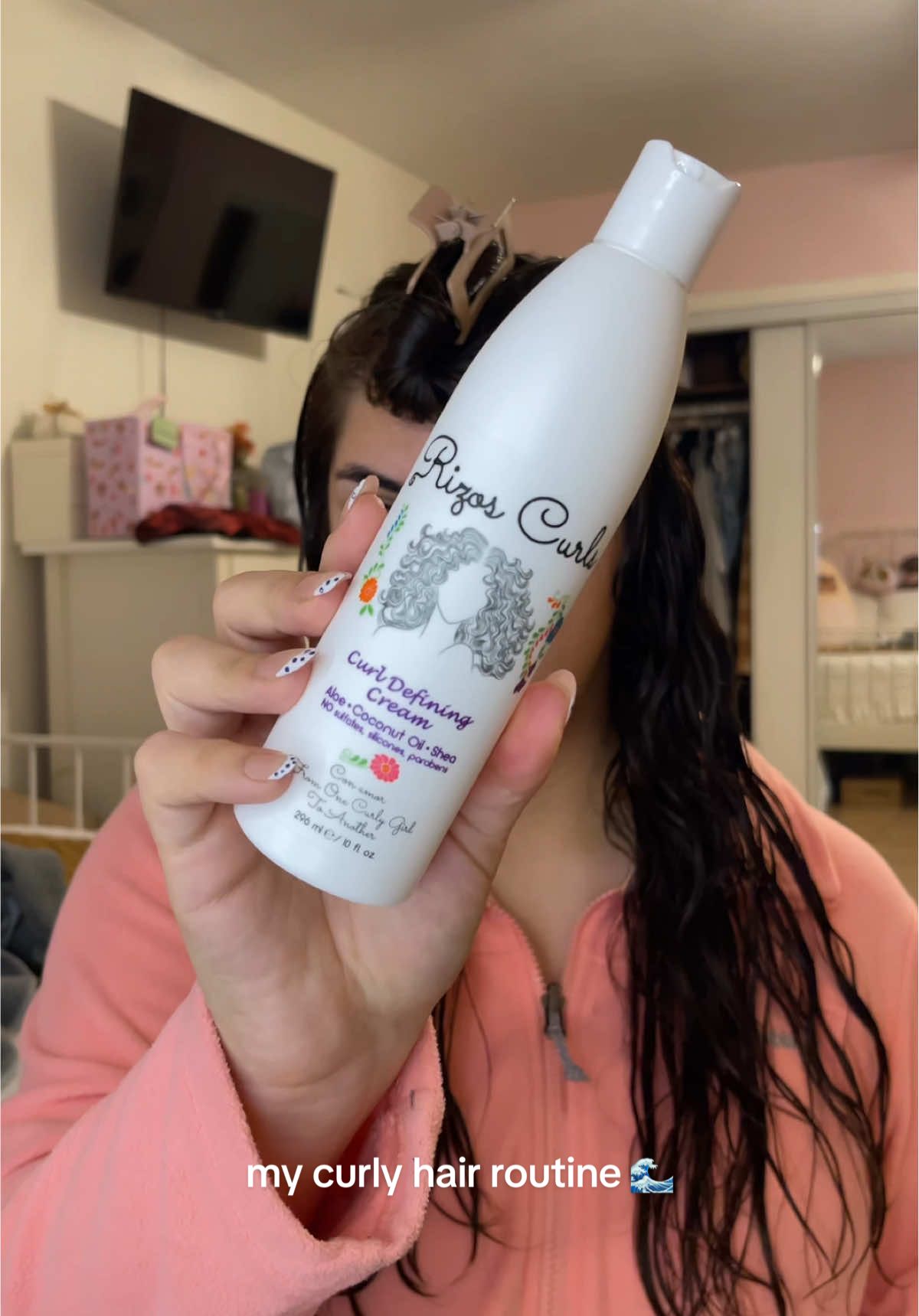 TikTok post by @alosfree for Aunt Jackie's Curls & Coils. Caption reads: using 2 gels in my routine has been a game....