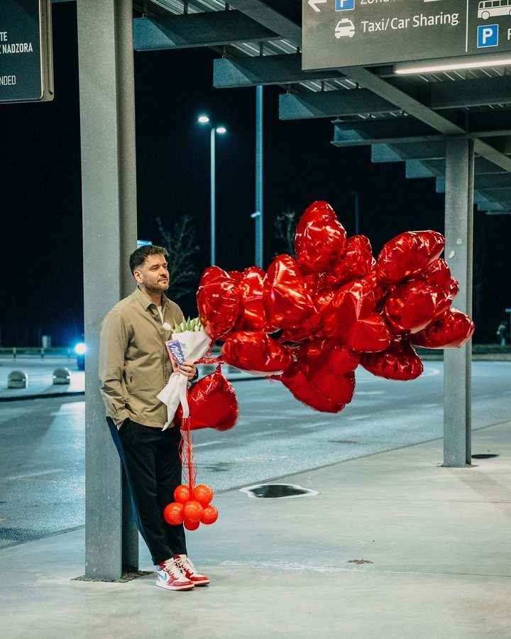 Instagram post by @sandi.pego for Milka. Caption reads: Šta je 14.Februara? 8.Mart! Sretan dan žena....