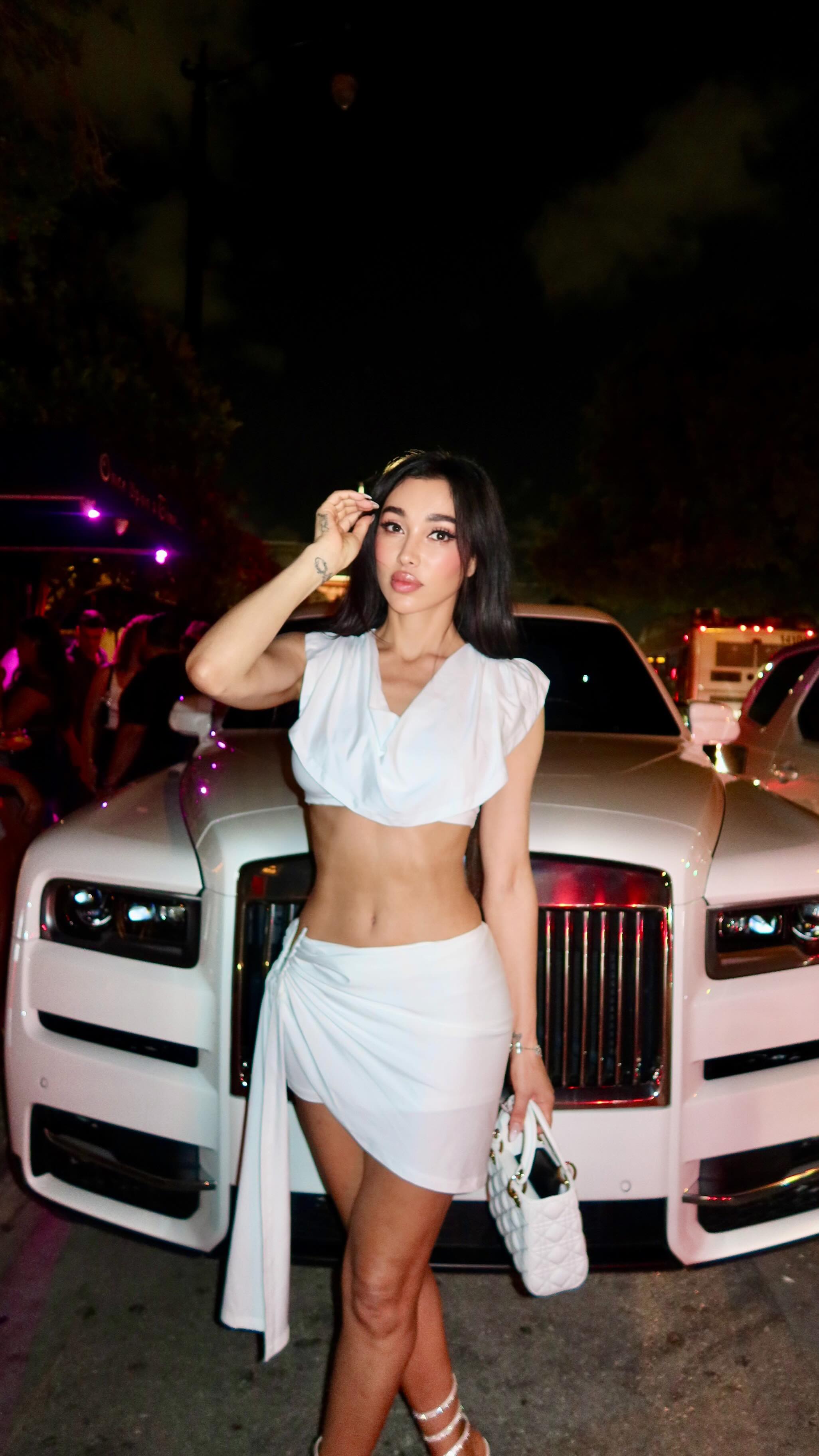 Instagram post by @metisha for Jessica Bara. Caption reads: Arriving in style with @jessica__bara....