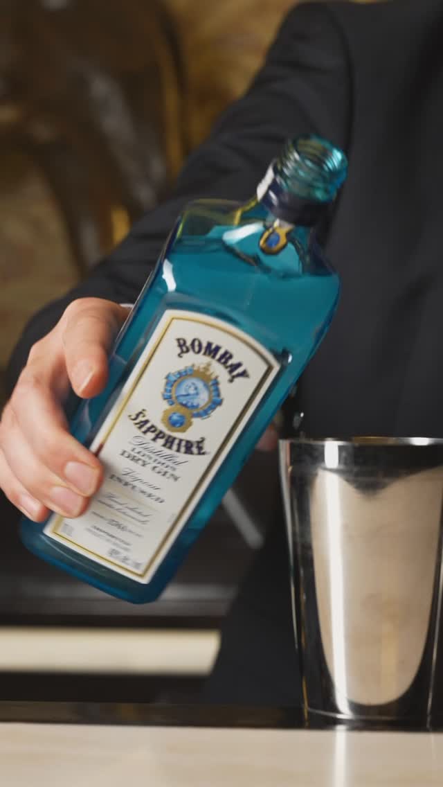 Instagram post by @joeytimmann for Bombay Sapphire. Caption reads: Enjoy a botanically „Lemon, Lime & Yuzu“ served....