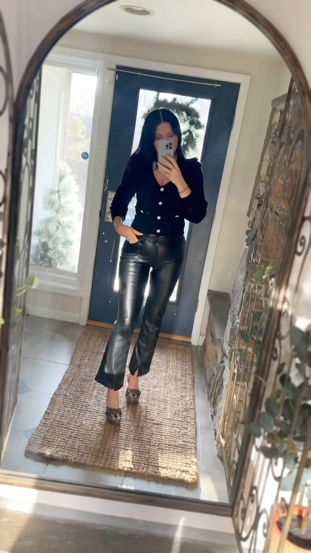 Instagram post by @alegrachetti for Hudson Jeans. Caption reads: obsessed with these @hudsonjeans on sale now at....