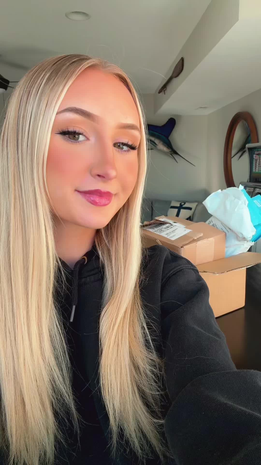 TikTok post by @mikaylah.lindsay for Craftmix. Caption reads: [...] you want to see messaged! ❤️ @PHOOZY....