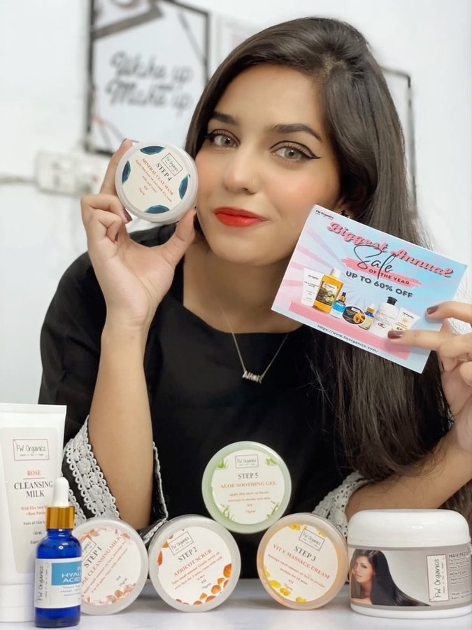 Instagram post by @samosiiii.official for FWOrganics. Caption reads: [...] Ist november. For order visit website....