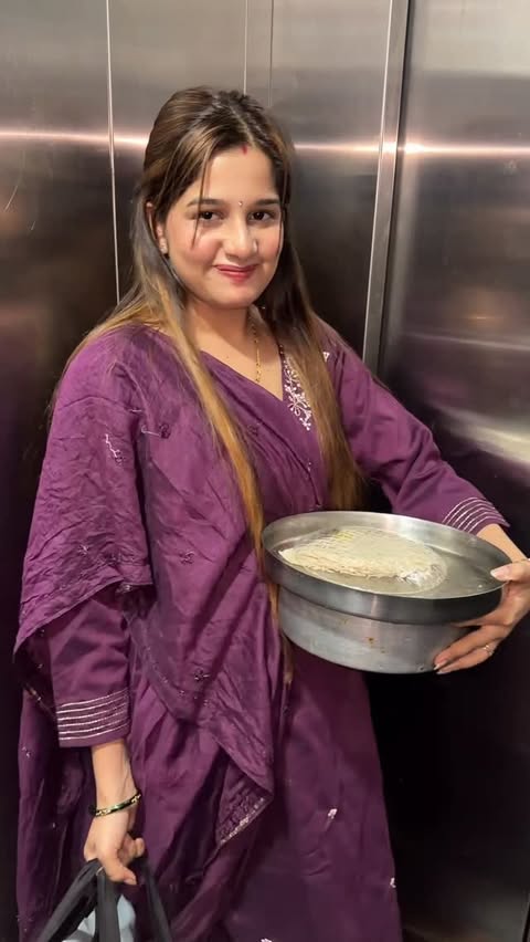 Instagram post by @crazy_komal53 for Bare Anatomy. Caption reads: #minivlog❤️ #BareAnatomy #BareAnatomyHair....