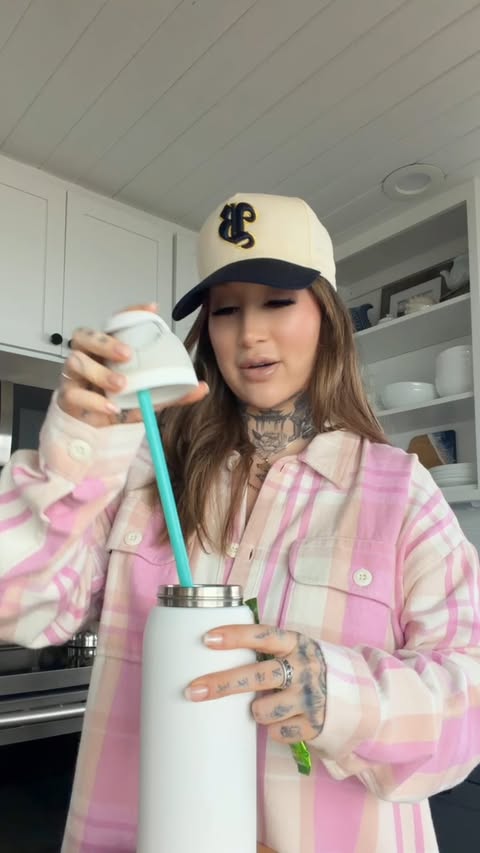 Instagram post by @cassieemua for Liquid IV. Caption reads: come with us to the aquarium!!!🐡🪼🦭💕 got our....