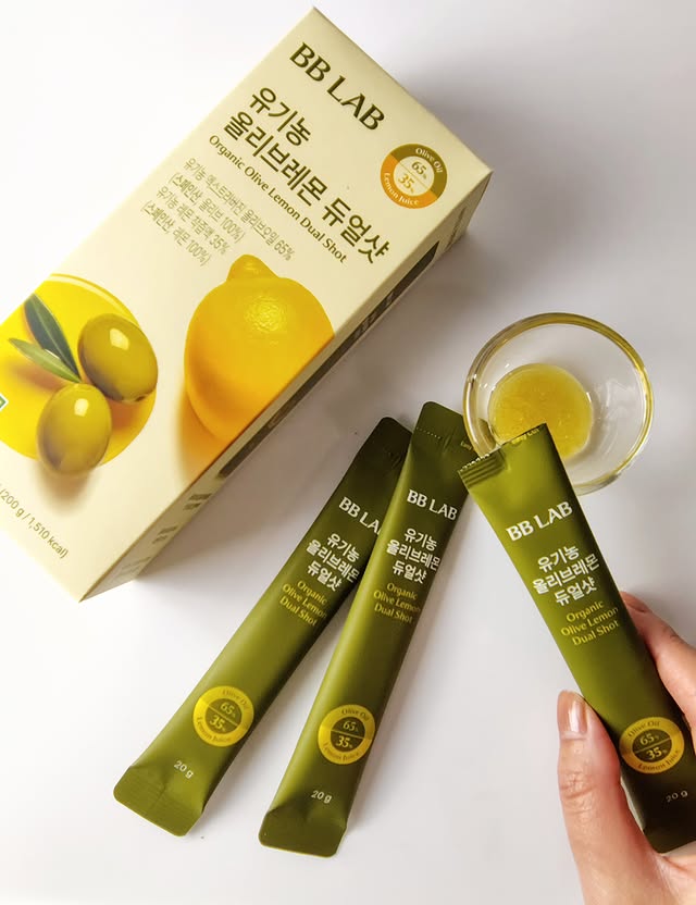 Instagram post by @mochi.zuki for Nutrione. Caption reads: BBLAB @bblab_japan オーガニックオリーブレモンデュアルショット....