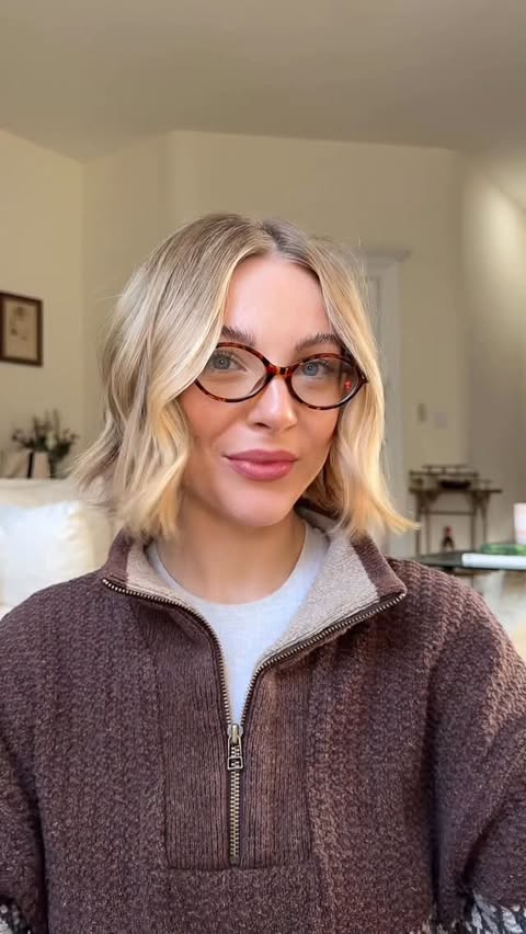 Instagram post by @amberyackzan for T3 Micro. Caption reads: my fav two ways to style the bob with the @t3micro....