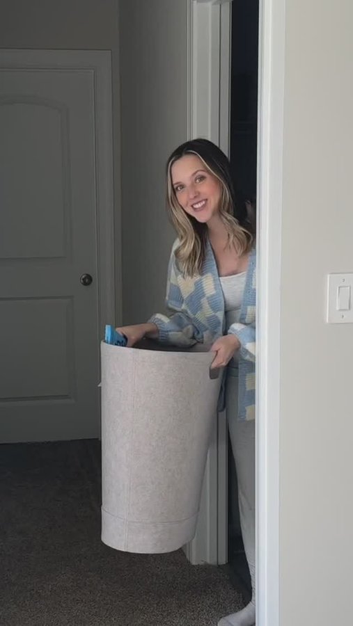 Instagram post by @courtneyquist_ for Earth Breeze. Caption reads: Shots fired!! 😂😂😂 But for real, @myearthbreeze....