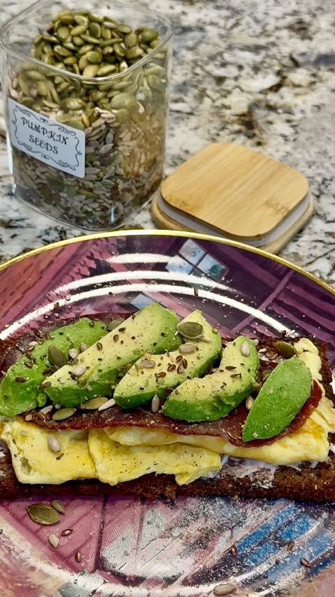 Instagram post by @seymassenel for Redchef Home. Caption reads: I’ve been trying out this new RedChef ceramic pan....