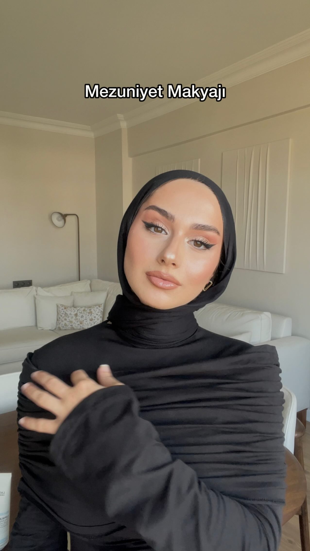 Instagram post by @sudee_krl for Makeup Revolution. Caption reads: Nasıl olmuş makyajıımm 🧚🏻‍♀️
Mezuniyet makyajı....