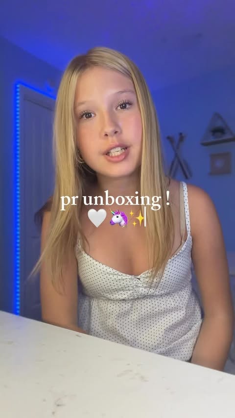 Instagram post by @its.stella.rae for Blume. Caption reads: [...] thank you so much! 💗💗 @everedenbrand....
