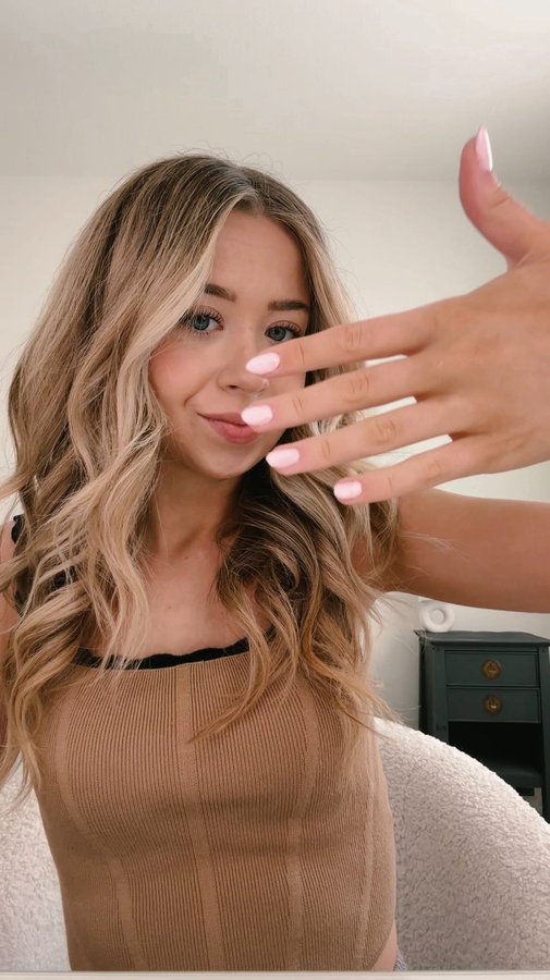 Instagram post by @shayjarman for Beauty By Earth. Caption reads: [...] @amazonbeauty @nailboo @beautybyearth.