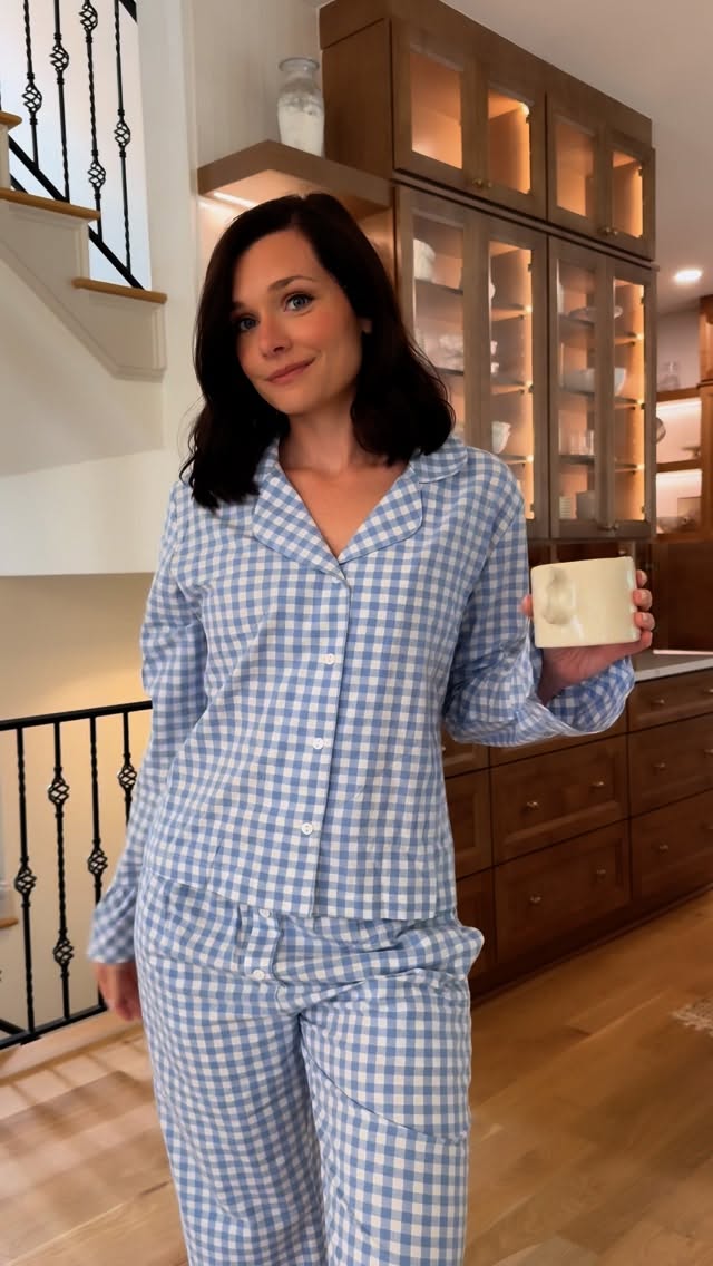 Instagram post by @ashlanamelia for Moon Nude. Caption reads: [...] repeat.

Shop with CODE : ASHLAN15....