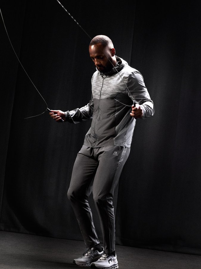 Instagram post by @leonedwardsmma for Montirex. Caption reads: [...] continues. See you soon, New York.
#Montirex....