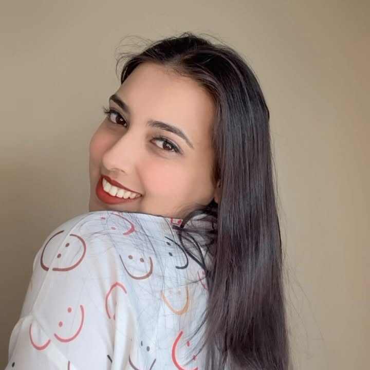 Instagram post by @riasaini.official for Everist. Caption reads: [...] completely hooked! Huge thanks to....