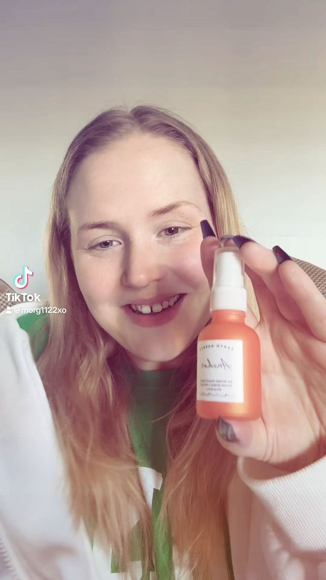 Instagram post by @morg1122 for Earth Harbor. Caption reads: #complimentary Loving on this brand since the very....