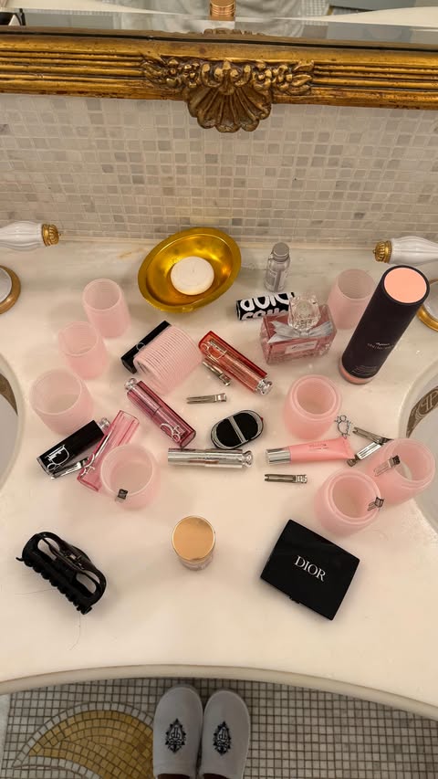 Instagram post by @iamsamiira for Scarlett Gasque. Caption reads: [...] a Grand Entrance for a night with....