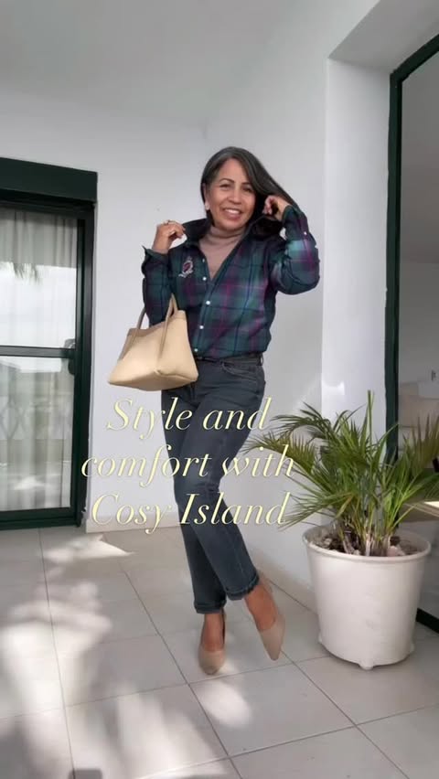 Instagram post by @migui60style for Cosyisland. Caption reads: I absolutely love these shoes from....