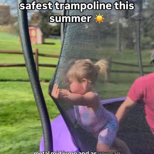 Instagram post by @splitsandlifts for Kangaroo Hoppers. Caption reads: [...] with the best safety features like Kangaroo....