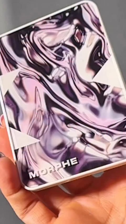 Instagram post by an influencer for Morphe. Caption reads: [...] 6-Pan Eyeshadow Palette - @morphebrushes -....