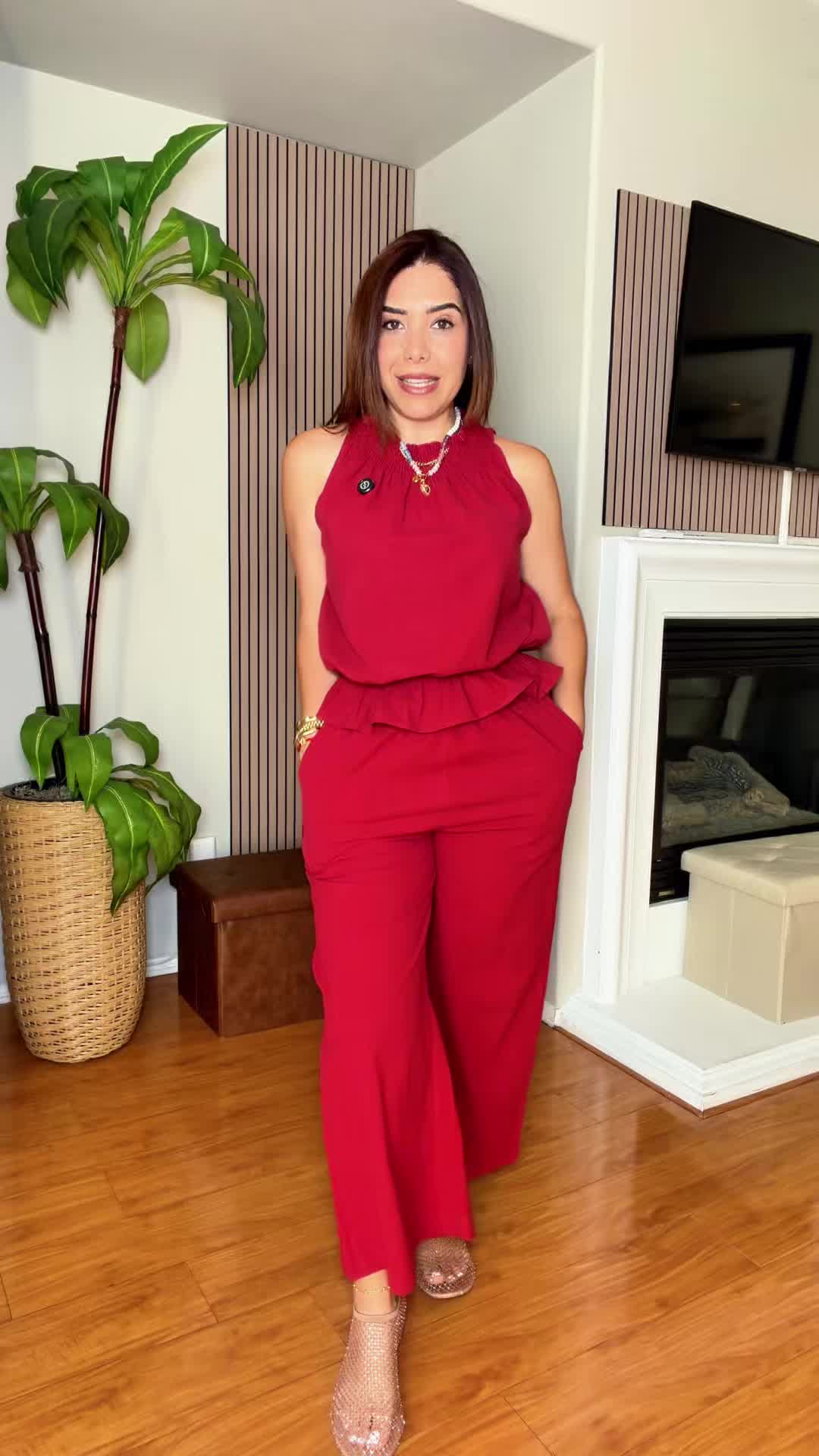TikTok post by @antonietafashionway for Molitree. Caption reads: [...] #petiteoutfit #dealsforyoudays @Molitree.