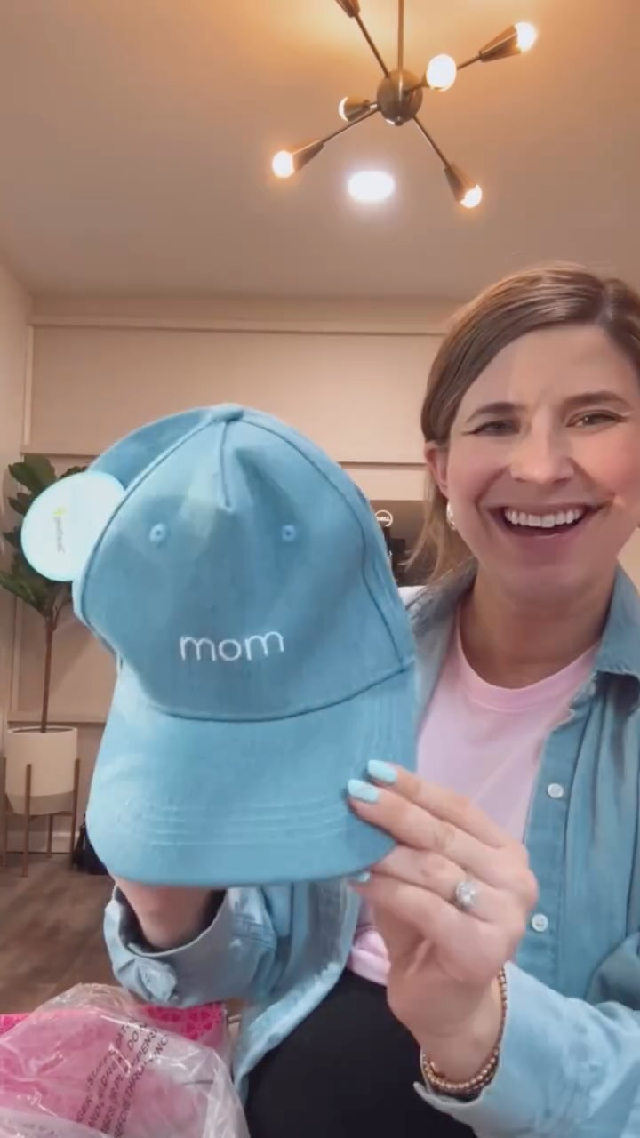 Instagram post by @beckysorto_ for Bump Boxes. Caption reads: I seriously love getting my monthly box from Bump....