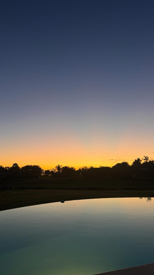 Instagram post by @meliscifcili for Caliray. Caption reads: Dark circles hate to see @caliray hideaway coming....