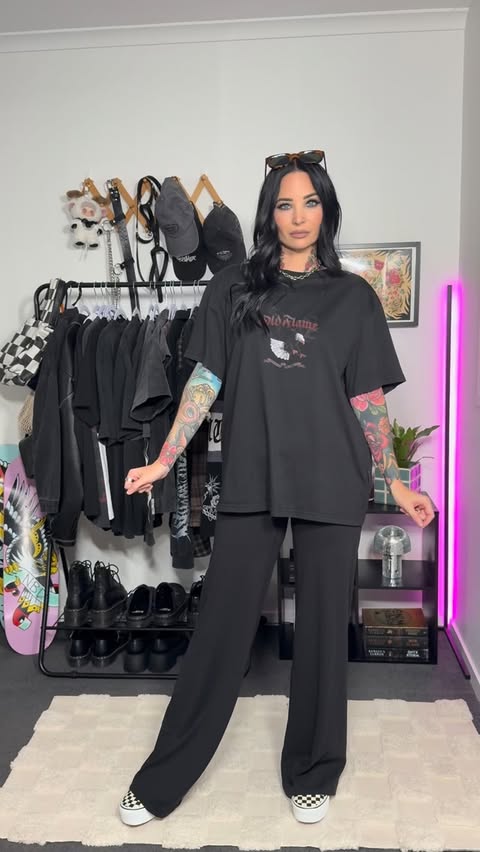 Instagram post by @alexxsharpx for Statement Collective. Caption reads: [...] / @vans Necklace (gifted) -....