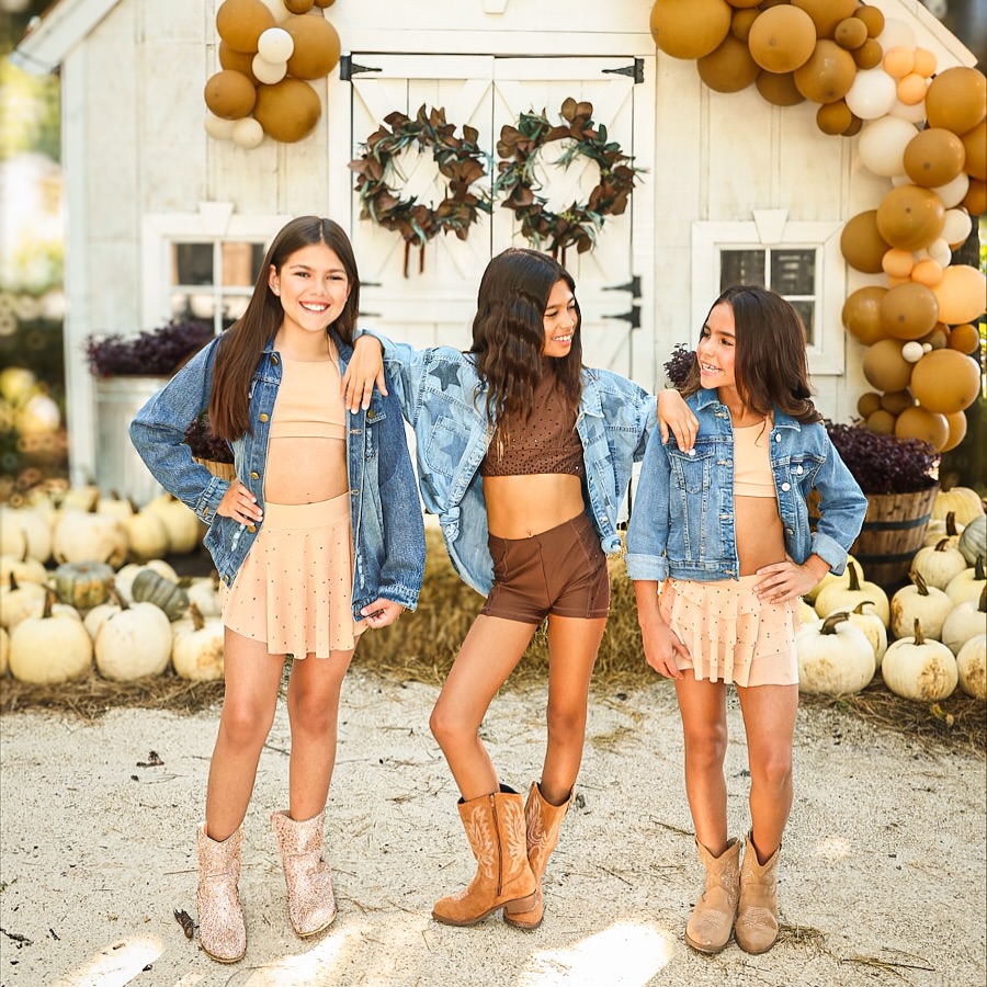 Instagram post by @tg_alyssamarie for Rebel Athletic. Caption reads: [...] gratitude & a whole lot of....