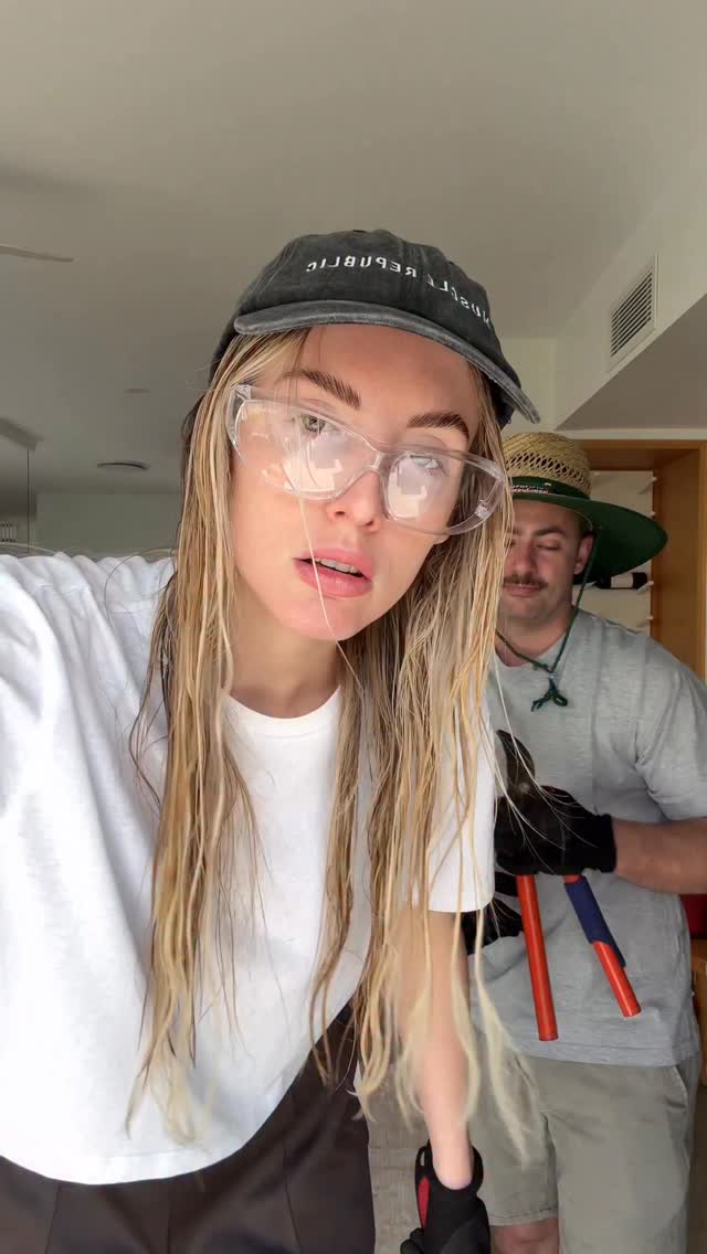 Instagram post by @bechardgrave for Castlery. Caption reads: BACKYARD RENO PART 4 🌳 
Summer BBQs here we come!....