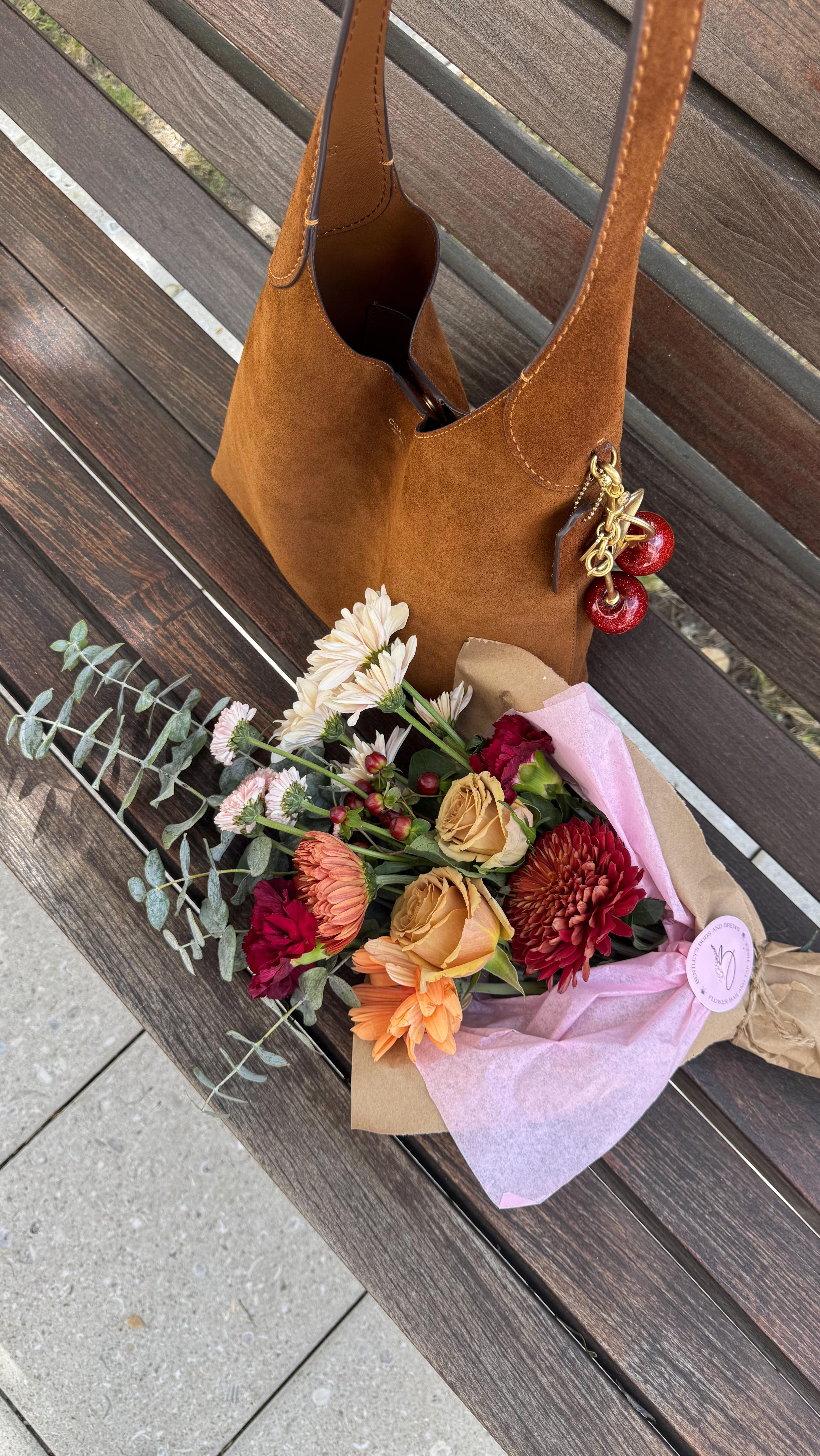 Instagram post by @marr.wwah for GIGI PIP. Caption reads: [...] 
Skort @zara 
Boots @justfabonline 
Bag....