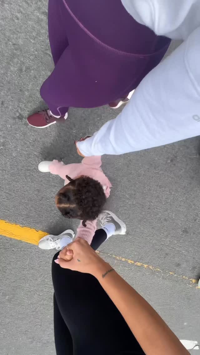 Instagram post by @kyra212green for LaserAway. Caption reads: RUNNING A 5K with my familia 😌 should I do more....