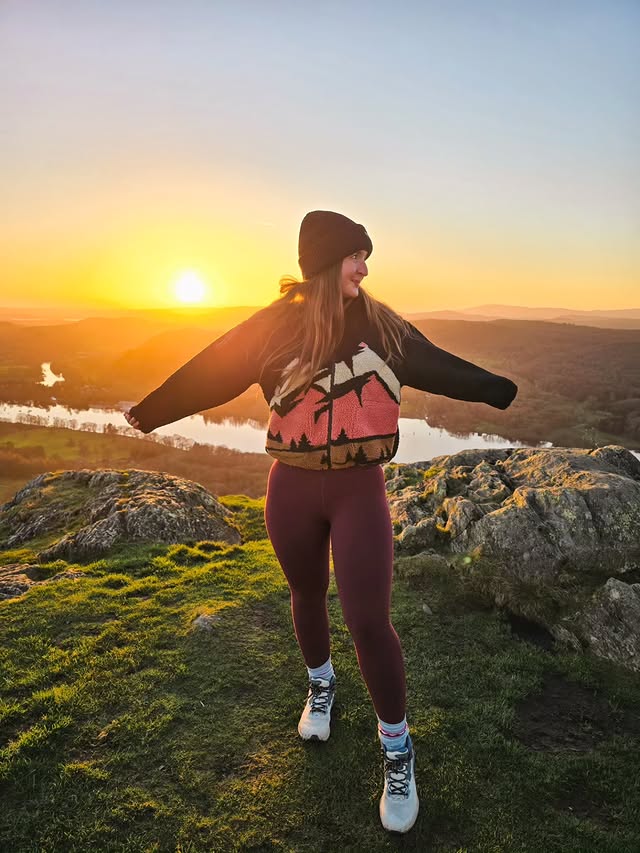 Instagram post by @claireztravels for Sealskinz. Caption reads: [AD] A moment for this @sealskinz fleece 🥰

Was....