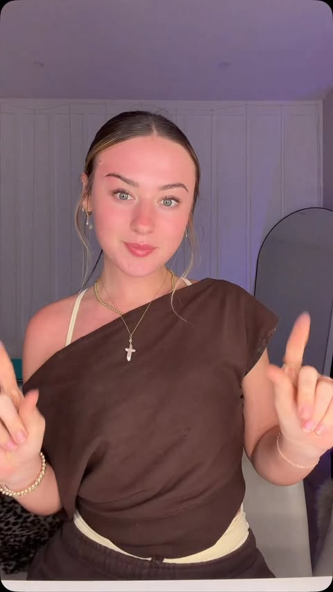 Instagram post by an influencer for Claire's. Caption reads: WAITTT @claires have the viral dumpling [...].