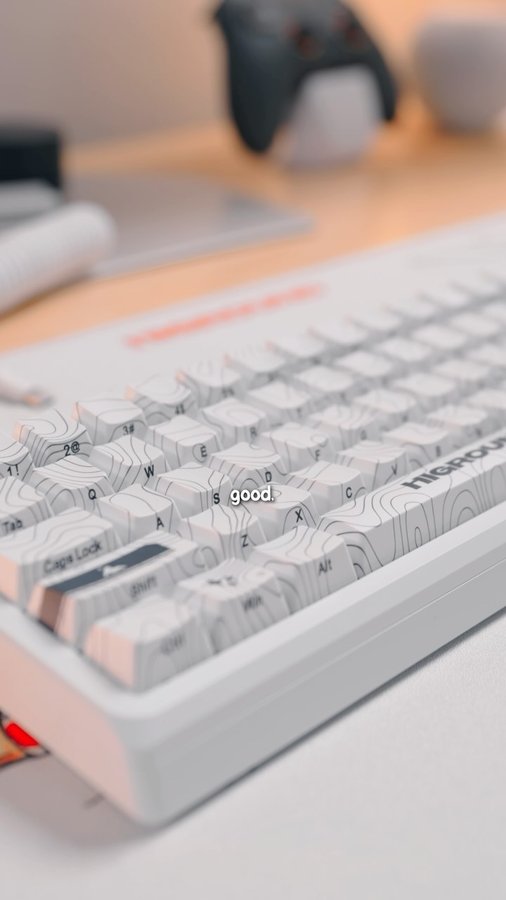 Instagram post by @echainzzzz for Higround. Caption reads: [...] need..🔥
#ad #tech #keyboards #thock....