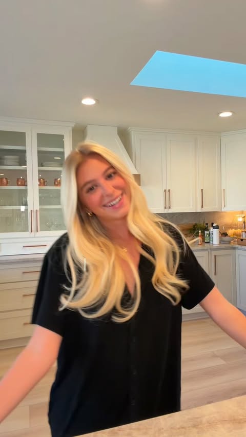 Instagram post by @ashleytsims for 1st Phorm. Caption reads: [...] make my mornings easier with @1stphorm ☕️🐶✨....