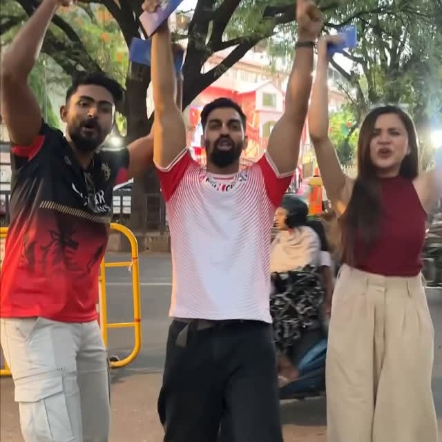 Instagram post by @ravish_shetty_ for My11Circle. Caption reads: Cheering for BLR vs RAJ with @my11circle contest....