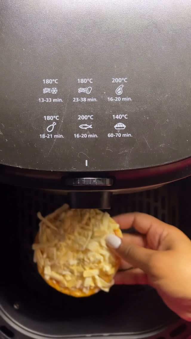 Instagram post by @ulangelihlee for Brand Advisor. Caption reads: ✨ Snack time made easy… and clean-up even....