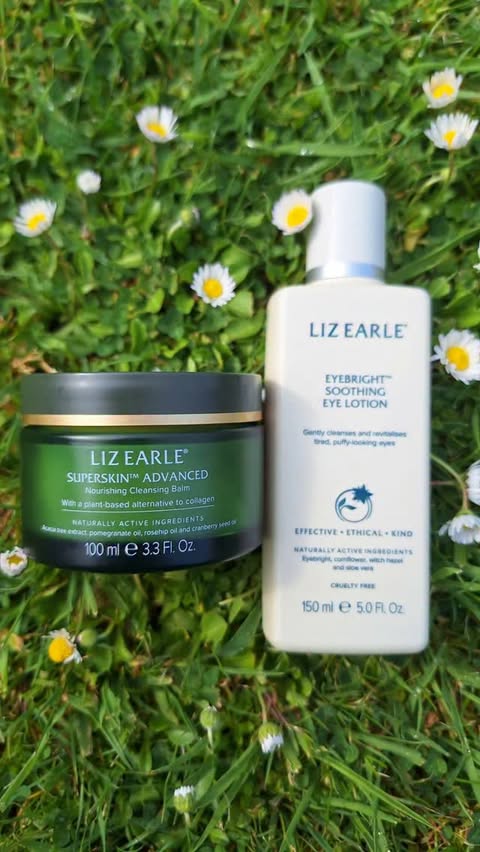 Instagram post by @debt.freemum for Liz Earle Beauty Co.. Caption reads: [...] them feel clean & fresh 🌿 💥....