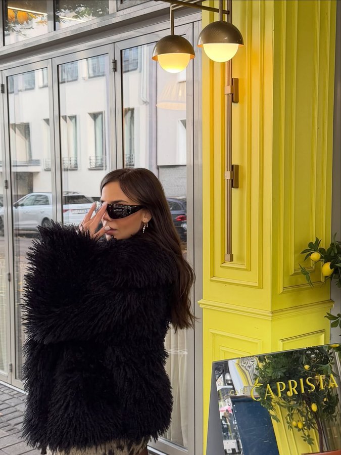 Instagram post by @baharsahiin for SUUD COLLECTION. Caption reads: Köln
*reklam yok , tavsiye.